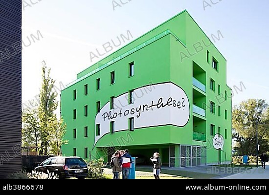 BIQ residential building with photosynthesis facade for the production of energy, algae building, International Building Exhibition Hamburg, Inselpark, Wilhelmsburg, Hamburg, Germany, Europe.
