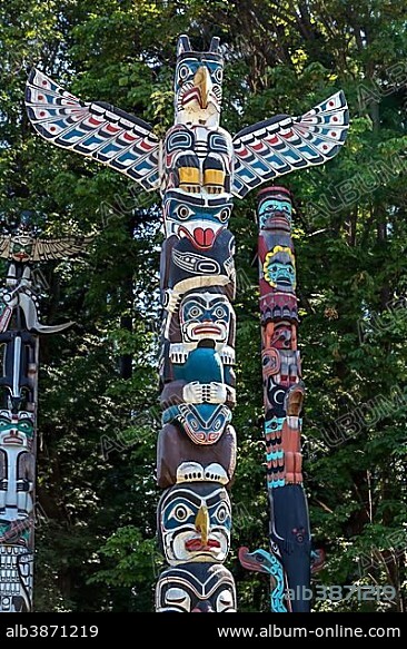 Totems, totem poles, Stanley Park, Vancouver, British Columbia, Canada, North America.
