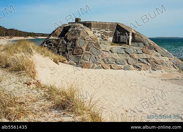 Concrete bunker in a more than 500 km long defensive line with 1063 concrete bunkers along the Scanian coast built during WW2 in 1939-1940. Now sealed. Ystad, Scania south coast, Baltic Sea, Sweden, Scandinavia, Europe.