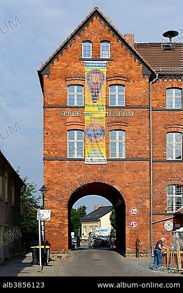 Spreewald museum, Torhaus, gate house, Topfmarkt, Luebbenau, Spreewald, Brandenburg, Germany, Europe.