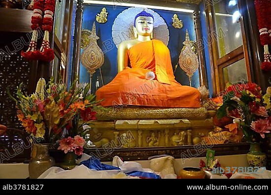 Interior view of the sacred Mahabodhi Temple, with the Buddha statue next to which Siddhartha Gautama, the historic Buddha, gained awakening, Bodhi, Bodhgaya, Bihar, India, Asia.
