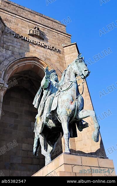 Equestrian statue of Emperor William, Hohensyburg, Syburg, Dortmund, Ruhr Area, North Rhine-Westphalia, Germany, Europe, PublicGround, Europe.