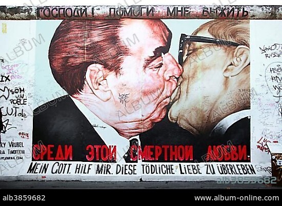 Dimitrij Vrubel, Brotherly kiss between Leonid Brezhnev and Erich Honecker, painting, mural, East Side Gallery, Berlin, Germany, Europe, PublicGround, Europe.