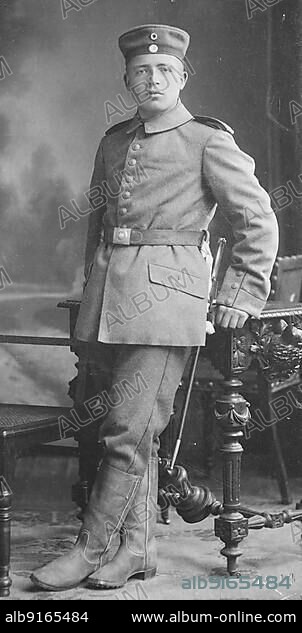 Man in military uniform of the 1st World War, 1915, Zweibrücken, Germany, Historic, digitally restored reproduction of an original from the 19th century, exact date unknown, Europe.