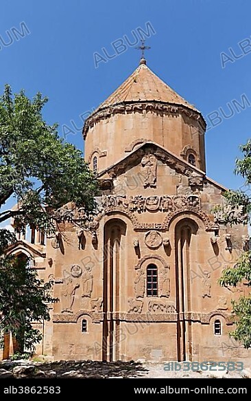 East façade, Armenian Church of the Holy Cross, Akdamar, Aghtamar, Akhtamar, Akdamar Adasi, Van Province, Eastern Anatolia Region, Anatolia, Turkey, Asia.