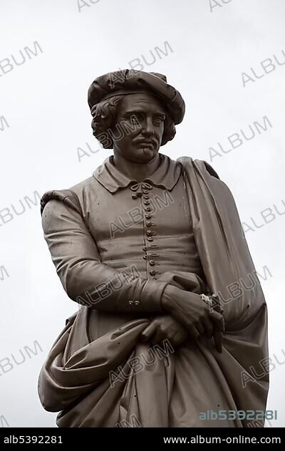 Statue of the painter Rembrandt, Rembrandtsplein, Amsterdam, Holland, Netherlands, Europe.