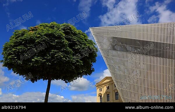 Military History Museum of the German Armed Forces, main arsenal building with wedge, architect Daniel Libeskind, Dresden, Saxony, Germany, Europe.