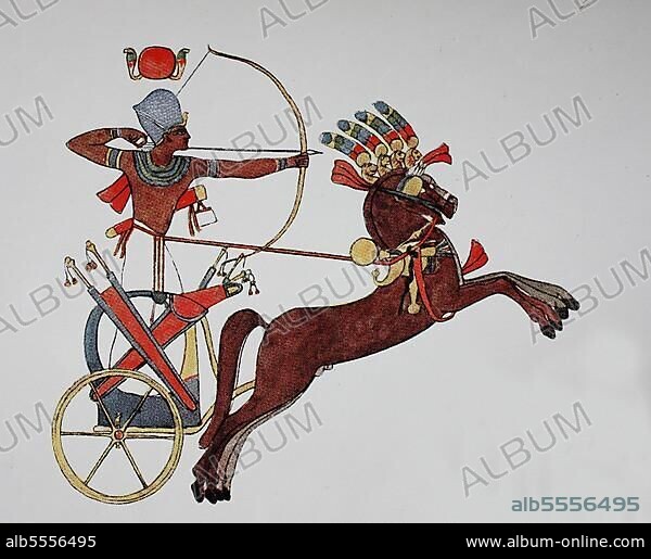 Kleidung im Alten Ägypten, Neues Reich, Spätzeit, Ramses, Ramses II, 1324-1258 v. Chr. auf dem Streitwagen, der König als Bogenschütze, digital verbesserte Reproduktion einer Illustration aus dem 19. Jahrhundert.