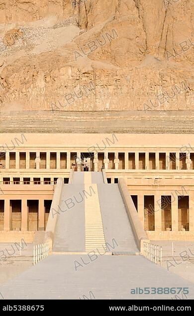 Mortuary Temple of Queen Hatshepsut, designed by Senemutat in Deir el Bahri, near Luxor, Egypt, North Africa, Africa.
