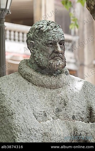 Bronze sculpture of Ernest Hemingway, statue, 1968, detail, Pamplona, Navarra Province, Spain, Europe.