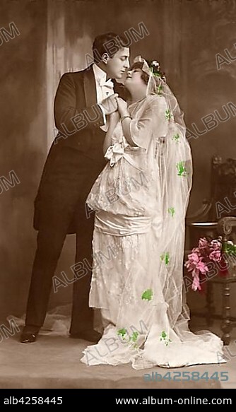 Wedding, kissing couple, wedding kiss, 1920s, Germany, Europe.