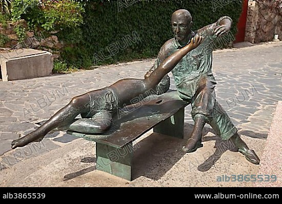 Testimoni sculpture in the historic district of Villa Vela, Tossa de Mar, Costa Brava, Catalonia, Spain, Europe, PublicGround, Europe.