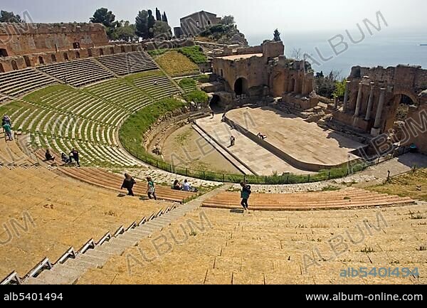 Greek theatre, Teatro Greco, 3rd century B.C. amphitheatre, Taormina, Sicily, Italy, Europe.