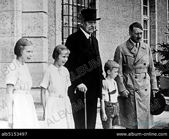 Adolf Hitler and Paul von Hindenburg and his grandchildren, historical photograph, 1933, Neudeck Estate, Germany, now Poland, Europe.
