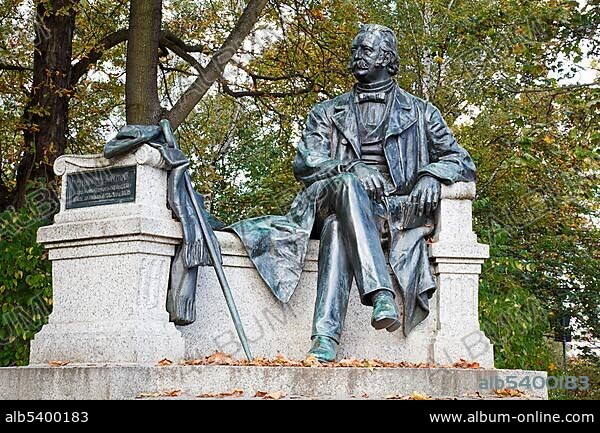 Statue of writer Theodor Fontane, Neuruppin, Brandenburg, Germany, Europe.