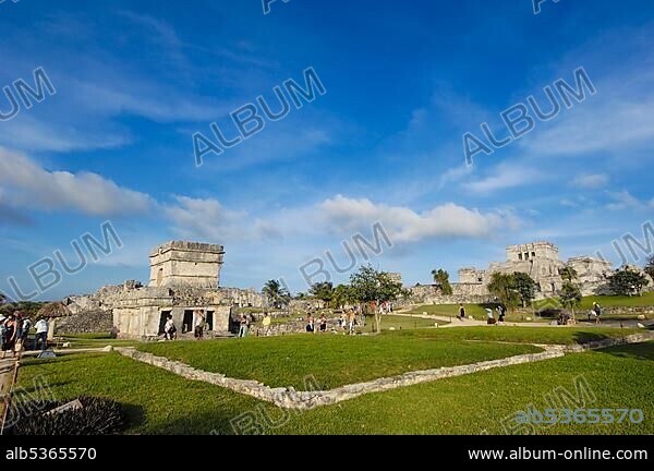 The castle, El Castillo, Mayan ruins of Tulum, 1200-1524, Tulum, Quintana Roo state, Mayan Riviera, Yucatan Peninsula, Mexico, Central America.