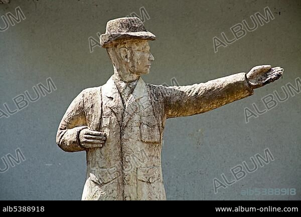 Statue of Richard Schirrmann, founder of youth hostel association, Altena, Sauerland region, North Rhine-Westphalia, Germany, Europe, PublicGround, Europe.