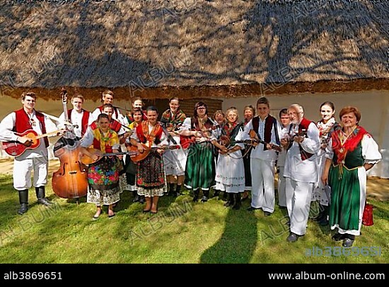 Stalnost Cajta folk dance group, Burgenland Croats, folk music festival in the Wine Museum Moschendorf, Southern Burgenland, Burgenland, Austria, Europe.