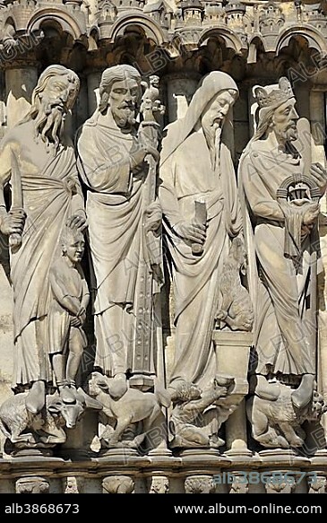Portal figures of the Notre-Dame Cathedral of Reims, High Gothic, 12th century, Reims, Département Marne, Region Champagne-Ardenne, France, Europe.