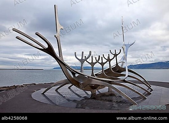 Sculpture Sólfar, Viking ship made of steel, artist Jón Gunnar Árnason, Reykjavik, Iceland, Europe.