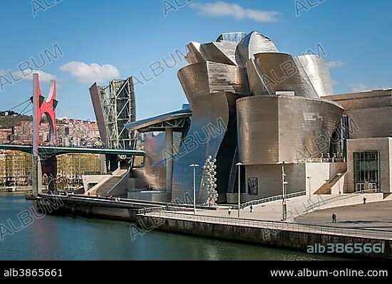 Guggenheim Museum Bilbao on the bank of the Nervion River, architect Frank O. Gehry, Bilbao, Basque Country, Spain, Europe.