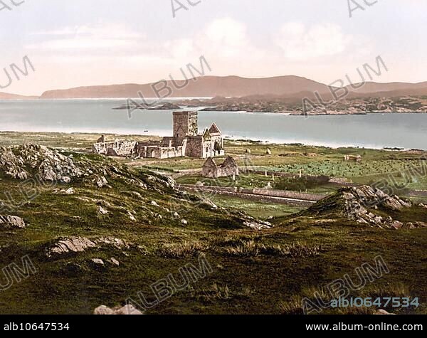 Iona Abbey, Kloster Iona, ist eine Klosteranlage auf der schottischen Hebrideninsel Iona, Schottland, Historisch, um 1900, digital restaurierte Reproduktion nach einem Original aus dem 19th century, is a monastic complex on the Scottish Hebridean island of Iona, Scotland, Historical, around 1900, digitally restored reproduction after an original from the 19th century.
