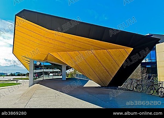 ArtLab Building, Architect Kengo Kuma, École polytechnique fédérale de Lausanne, EPFL, Lausanne, Switzerland, Europe.