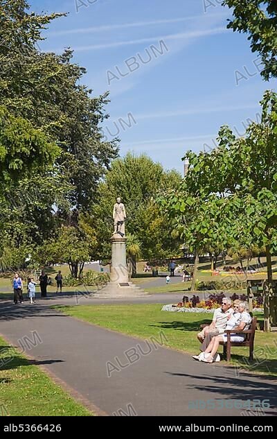 Fort Gardens with the Statue of General Charles George Gordon, Gravesend, Kent, England, United Kingdom, Europe.