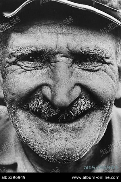 Old man, portrait, East Germany, German Democratic Republic, GDR, about 1980.