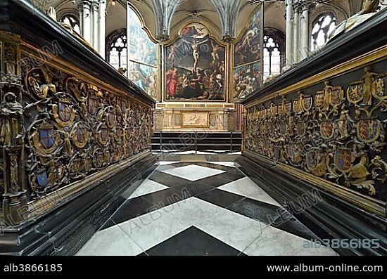Grave of Mary of Burgundy, by Jan Borman and Renier van Thienen, 1502, altar piece at back, triptych, Church of Our Lady, Onze-Lieve-Vrouwekerk, Bruges, West Flanders, Flemish Region, Belgium, Europe.