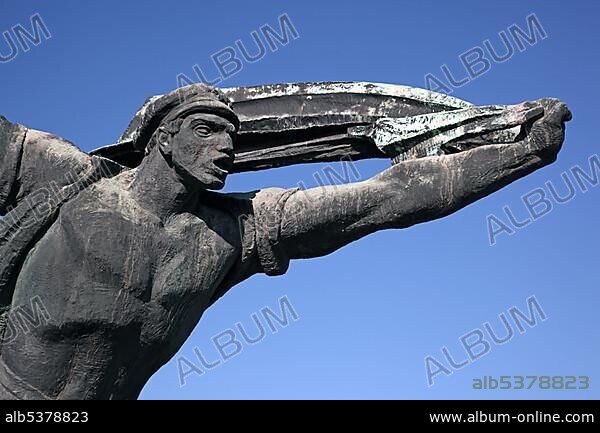 Monument of Hungarian-Soviet Friendship, Memento Park, Statue Park, Budapest, Hungary, Europe.