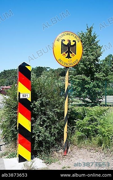 Border between Germany and Poland, German border post and sign, Ahlbeck, Swinemünde, Usedom Island, Mecklenburg-Western Pomerania, Germany, Poland, Europe.