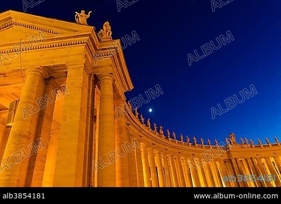Gian Lorenzo Bernini colonnade of St. Peter's Square, Piazza San Pietro, Vatican, Vatican City, Rome, Italy, Europe.