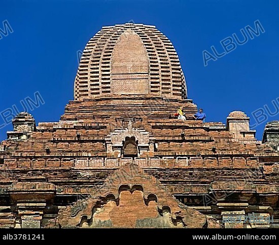 Htilominlo Temple, Shikara, field with ruins of Buddhist pagodas, Ebene von Pagan, Bagan, Mandalay Division, Myanmar, Burma, Asia.