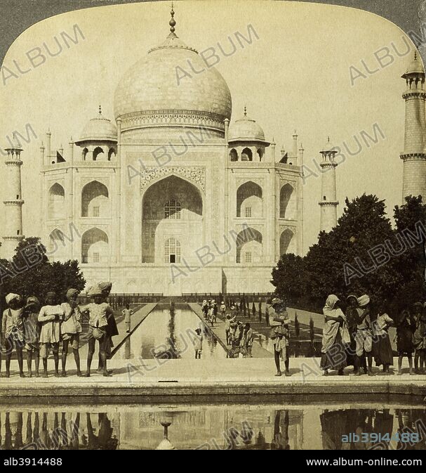 平山郁夫、Tha Taj Mahal Seen from Agra The Taj Mahal In Agra, India Was A Breathtaking Sight Of Awe