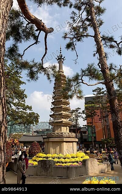 Buddha Relic Stupa, ten-storey, decorated with flowers, Chrysanthemum Festival, Jogyesa Temple, Jongno-gu, Seoul.