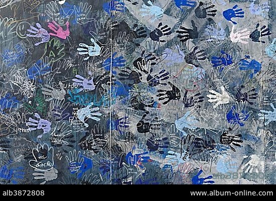 Christine Kühn, Wall paintings, hands, East Side Gallery, Wall Gallery, Berlin, Germany, Europe.