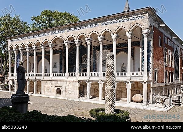 Cinili Pavilion, archeological Museum, Topkapi Palace, Istanbul, Turkey, Asia.