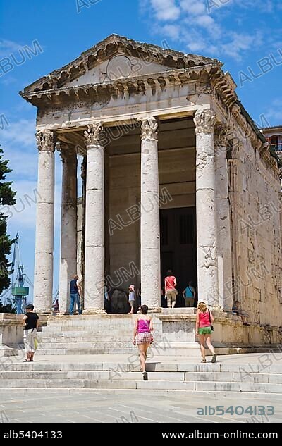 Temple of Augustus, Augustov hram, Forum Square, Pula, Istria, Croatia, Europe.