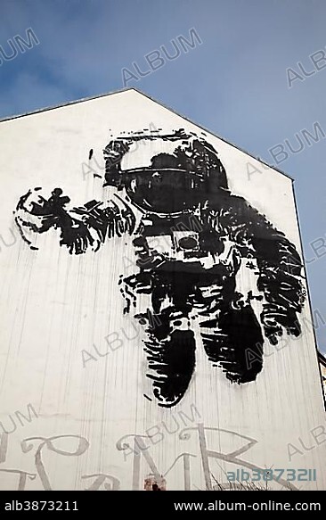 Astronaut graffito, street art in Kreuzberg, Astronaut by Victor Ash, Berlin, Germany, Europe.