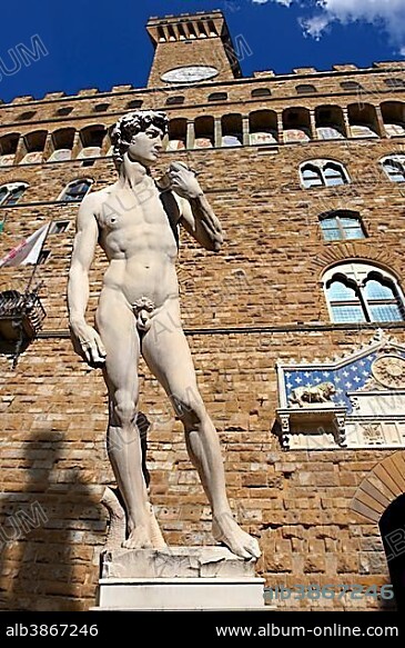 Renaissance sculpture, David by Michelangelo, created between 1501 and 1504, in front of Palazzo Vecchio in Piazza della Signoria, Florence, Tuscany, Italy, Europe.