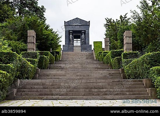 Monument to the Unknown Soldier, Avala, Beli Potok, Serbia, Europe.