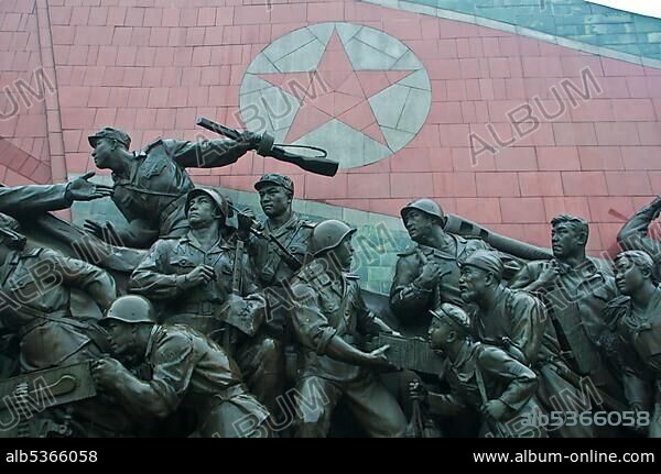 Kim Il Sung Monument on Mansu Hill, Pyongyang, North Korea, Asia.