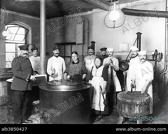 Canteen kitchen ca. 1910, place unknown, Germany, Europe.