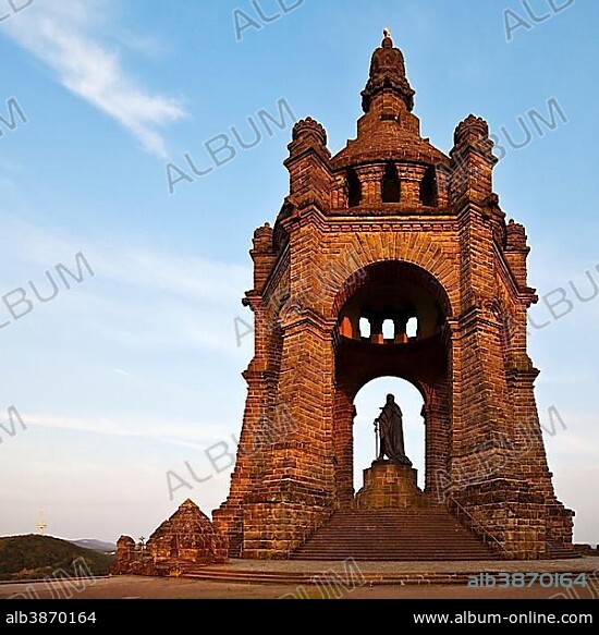 Kaiser Wilhelm Monument, Porta Westfalica, Gate to Westphalia, North Rhine-Westphalia, Germany, Europe.