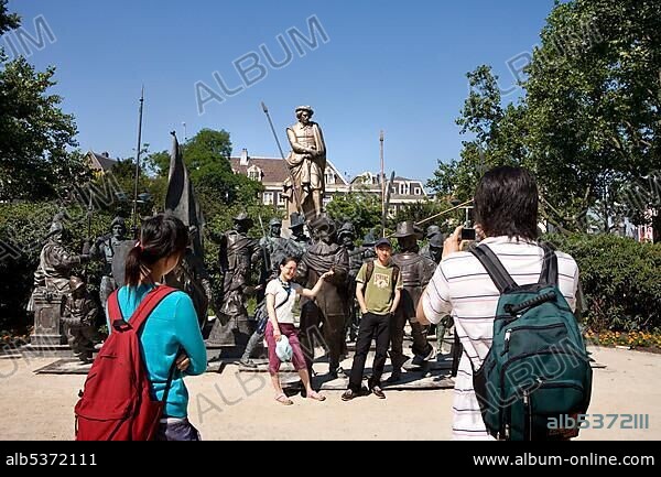 Rembrandt Monument, Rembrandtplein, Rembrandt Square, Amsterdam, Netherlands, Europe.