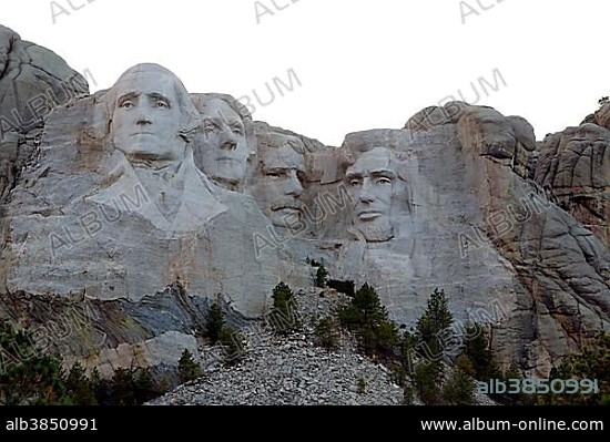 Mount Rushmore National Memorial, Keystone, Black Hills, South Dakota, USA, North America.