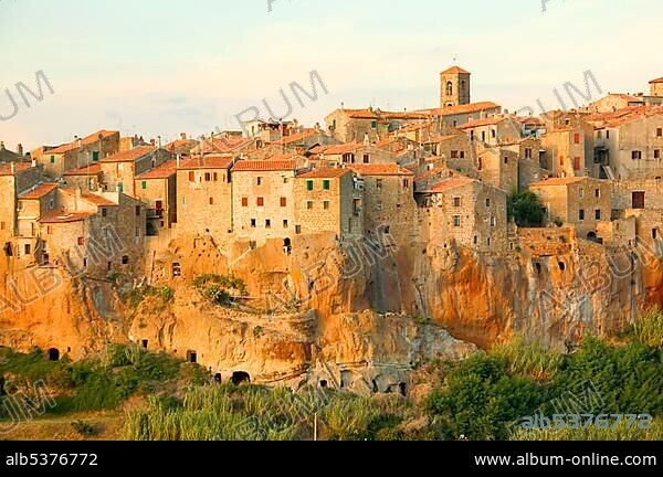 Pitigliano, Tuscany, Italy, Europe.