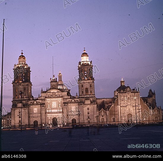 CLAUDIO DE ARCINIEGA (1520-1593). CATEDRAL METROPOLITANA TAMBIEN LLAMADA CATEDRAL-IGLESIA DEL SAGRARIO SITUADA EN LA PLAZA DE LA CONSTITUCION CONOCIDA COMO PLAZA DEL ZOCALO.