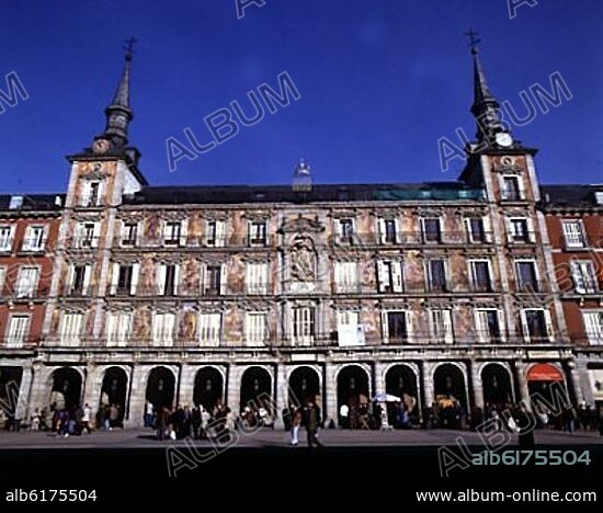 DIEGO SILLERO (ALARIFE SIGLO XVI). CASA DE LA PANADERIA 1590 - TERMINADA POR GOMEZ DE MORA - DESPUES DE LA RESTAURACION EN LOS AÑOS 90.